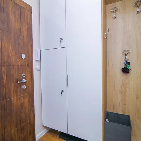 Narcis 17 - Novonamesteni Sa Prelepim Pogledom Na Tornik Apartament