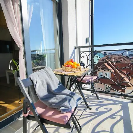 Apartament Narcis 17 - Novonamesteni Sa Prelepim Pogledom Na Tornik *