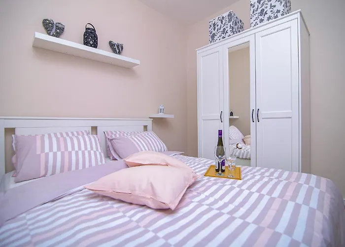 Narcis 17 - Novonamesteni Sa Prelepim Pogledom Na Tornik 즐라티보